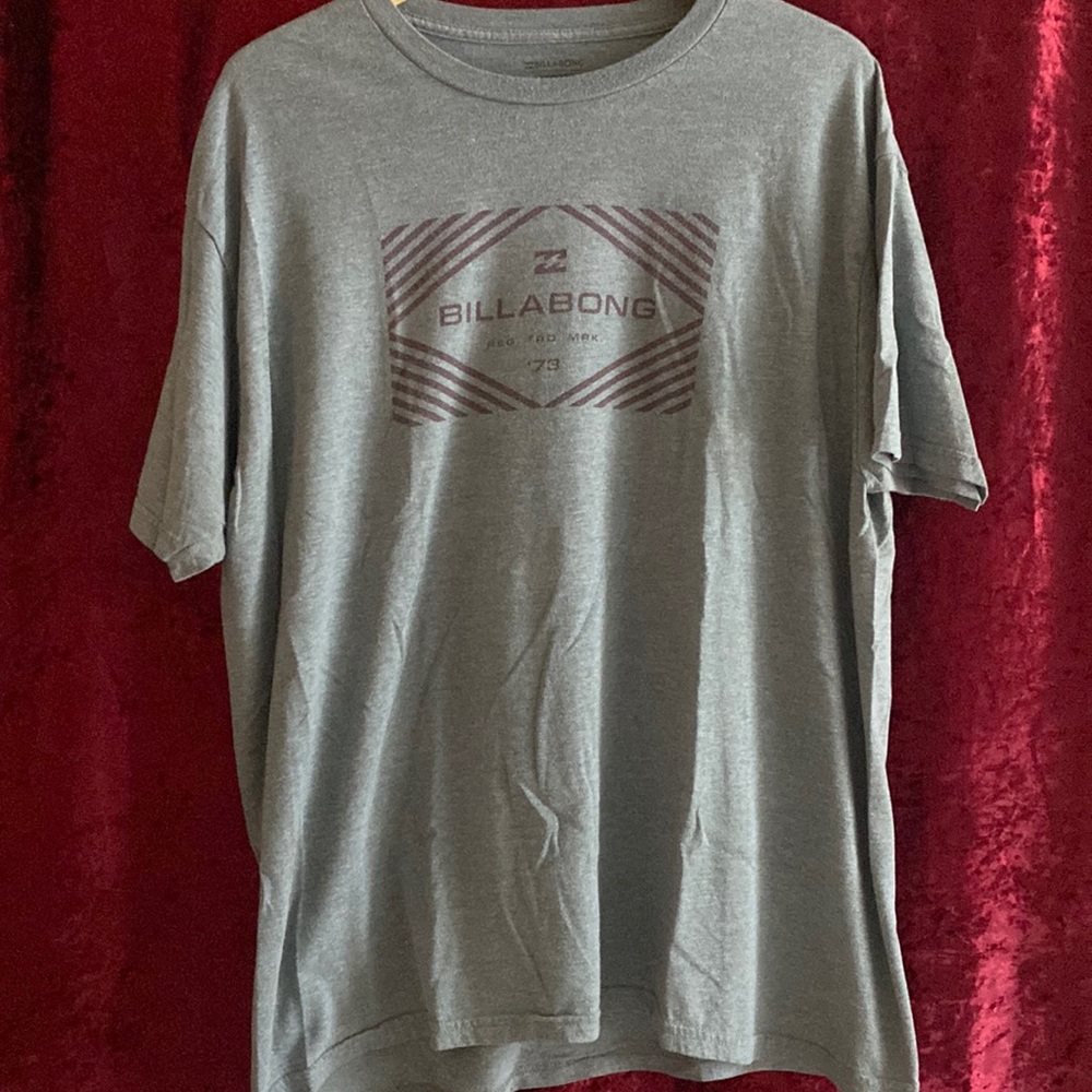 Billabong grey graphic tee size XXL